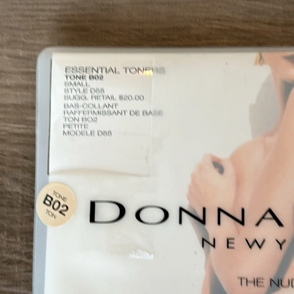 NWT Vintage Donna Karan S The Nudes Tone B2 pantyhose